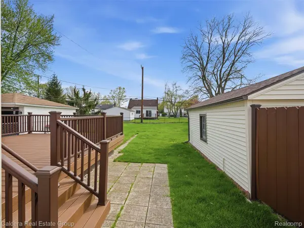 22200 Avon ST, Stclairshorescity_macomb, MI 48082
