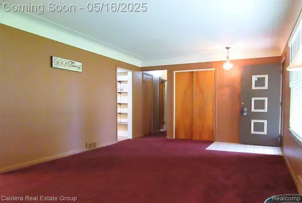 31531 ELODIE Drive, Fraser, MI 48026