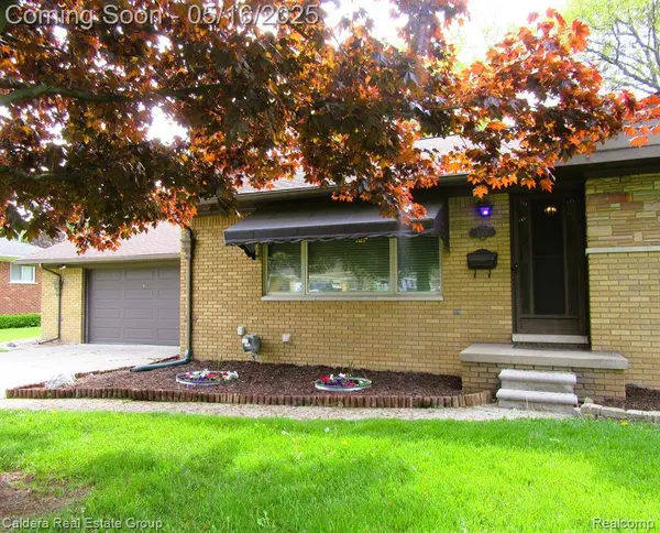 31531 ELODIE Drive, Fraser, MI 48026