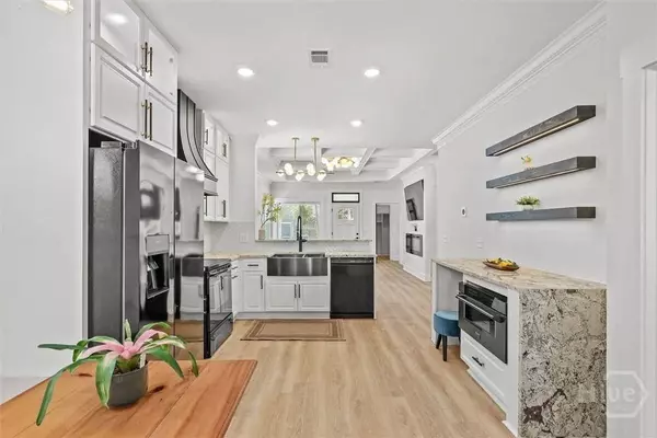 1212 Seiler AVE, Savannah, GA 31404