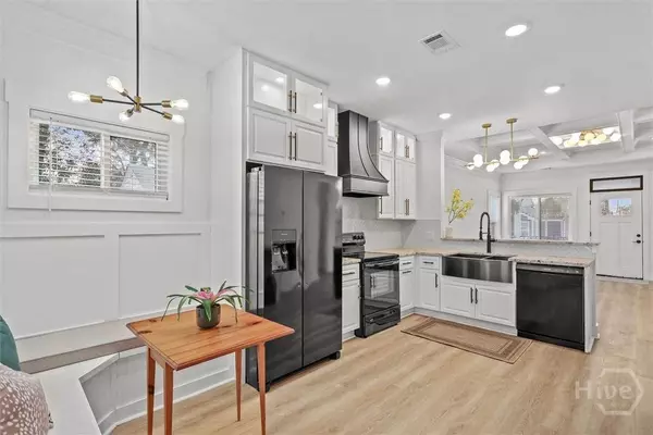 1212 Seiler AVE, Savannah, GA 31404