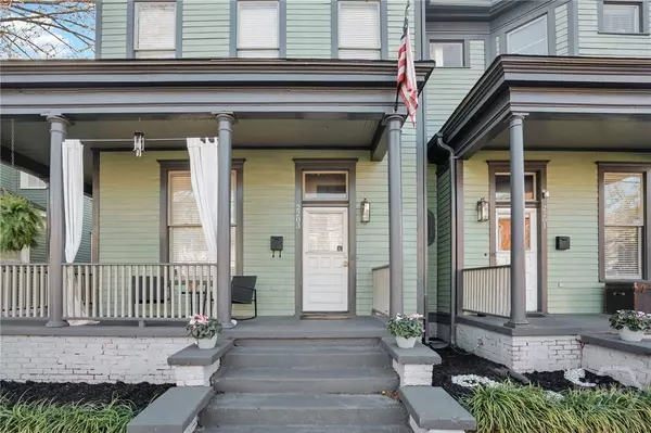 2203 Barnard ST, Savannah, GA 31401