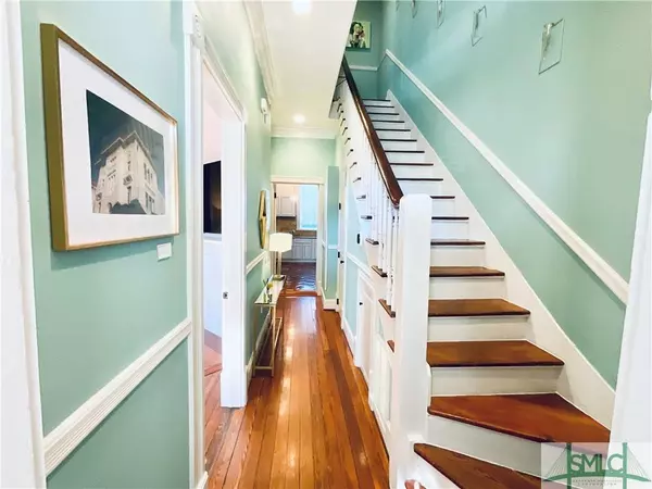 2203 Barnard ST, Savannah, GA 31401