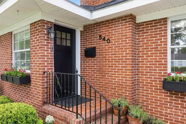 540 E 60th ST, Savannah, GA 31405