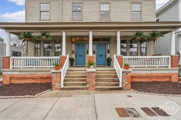 206-208 W 42nd ST, Savannah, GA 31401