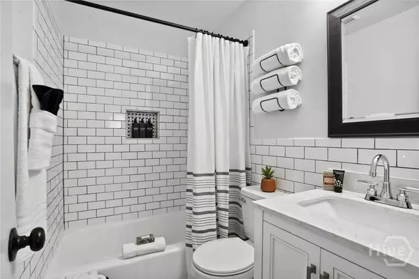 19 Arline DR, Savannah, GA 31406