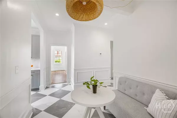 501 E 41st ST, Savannah, GA 31401