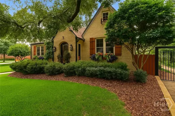 337 E 52nd ST, Savannah, GA 31405