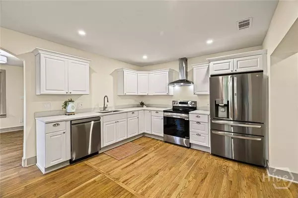 409 E 61st ST, Savannah, GA 31405