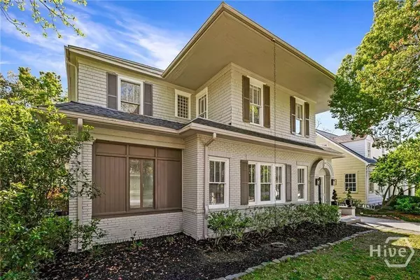 421 E 44th ST, Savannah, GA 31405