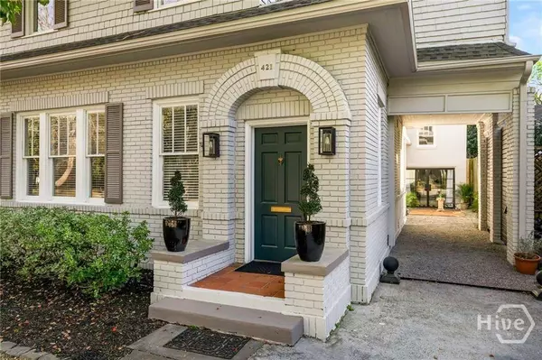 421 E 44th ST, Savannah, GA 31405