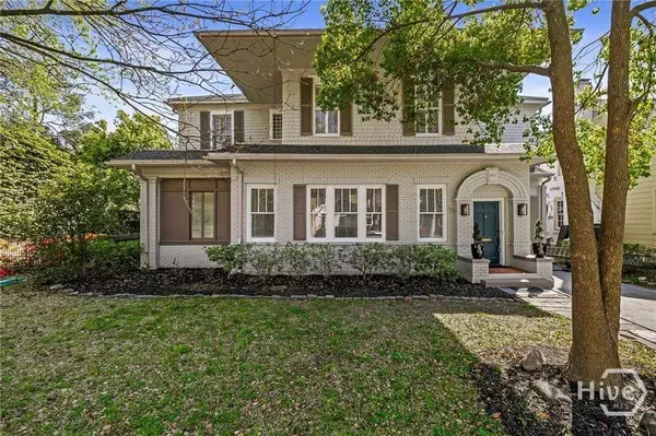 421 E 44th ST, Savannah, GA 31405