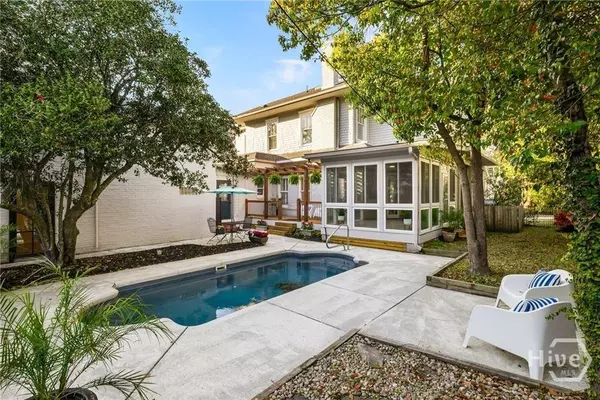 421 E 44th ST, Savannah, GA 31405