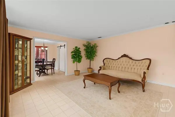 17 N Cromwell RD, Savannah, GA 31410