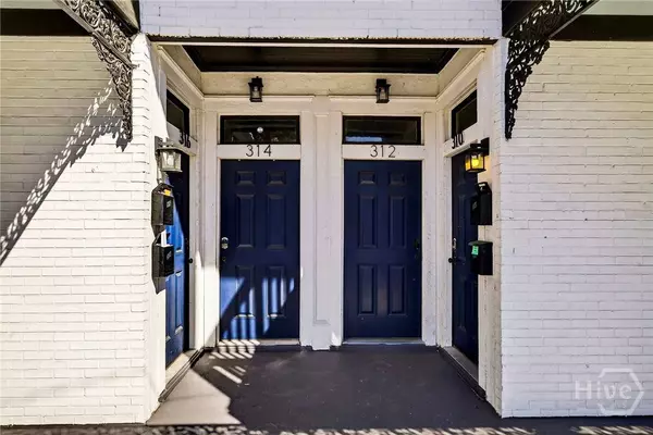 310 W 42nd ST, Savannah, GA 31401