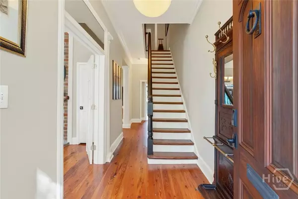 524 E Jones ST, Savannah, GA 31401