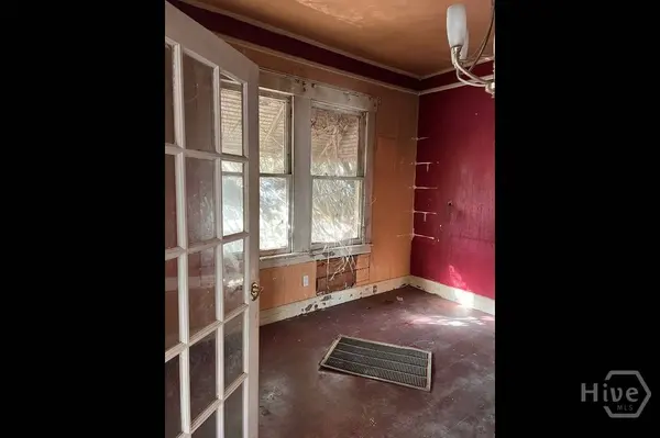 1228 E 39th ST, Savannah, GA 31404