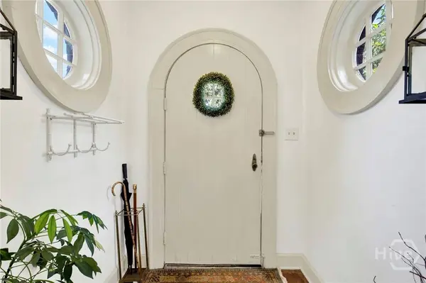 301 E 56th ST, Savannah, GA 31405