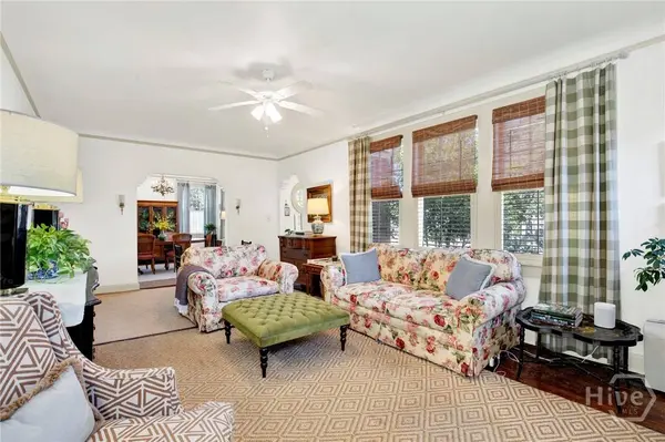 301 E 56th ST, Savannah, GA 31405