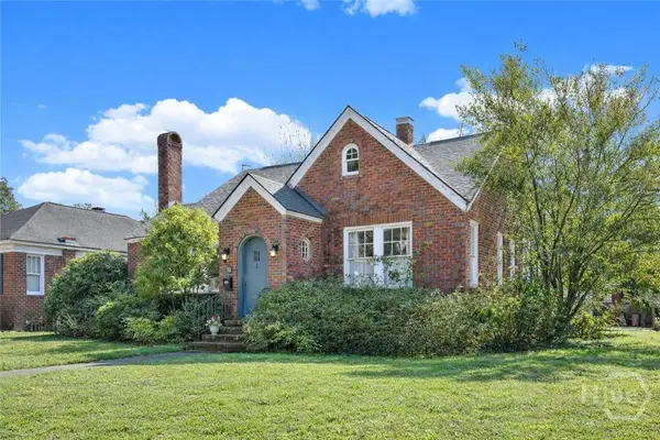 301 E 56th ST, Savannah, GA 31405