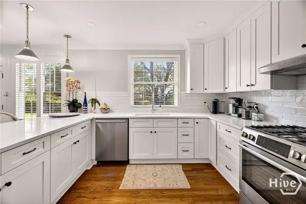 333 E 52nd ST, Savannah, GA 31405