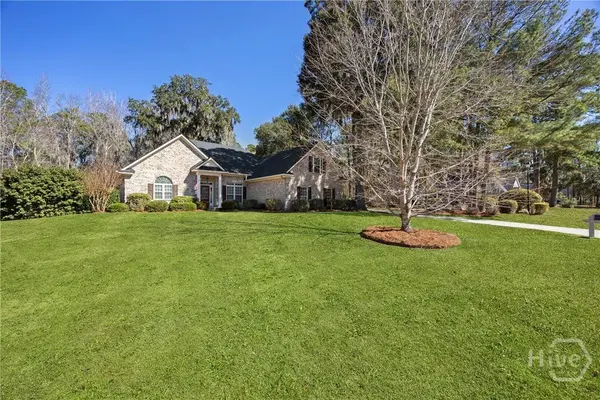 99 Mcgregor CIR, Richmond Hill, GA 31324