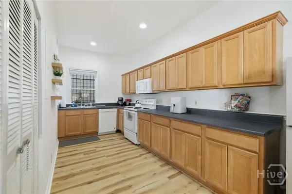 113 W 35th ST, Savannah, GA 31401
