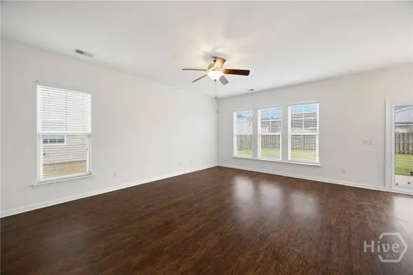 203 Lakepointe DR, Pooler, GA 31322