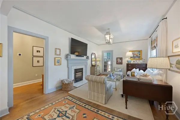 602 E 60th ST, Savannah, GA 31405
