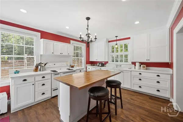 11 E 49th ST, Savannah, GA 31405