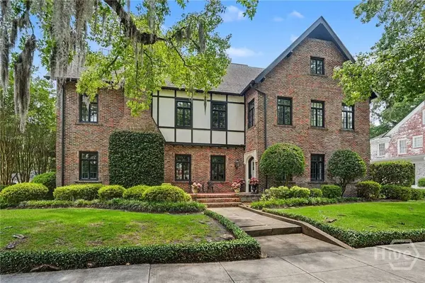 27 E 49th ST, Savannah, GA 31405