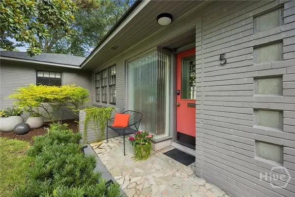 5 E 52nd ST, Savannah, GA 31405