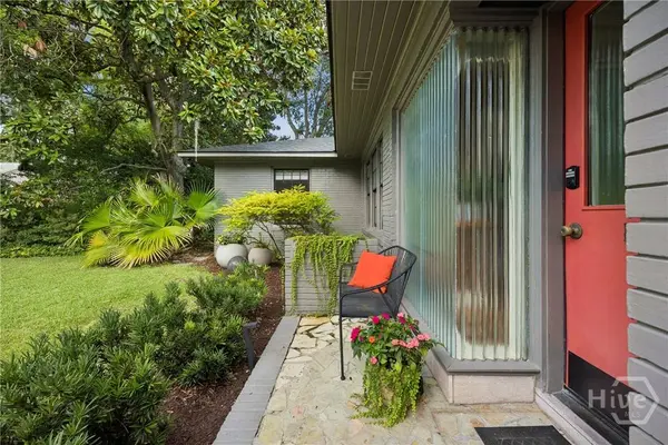 5 E 52nd ST, Savannah, GA 31405
