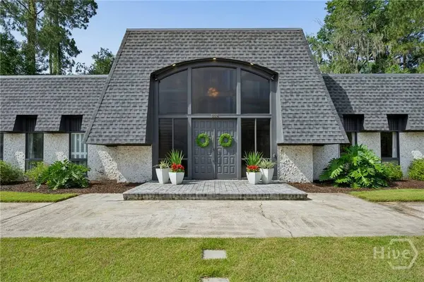 307 Early ST, Savannah, GA 31405