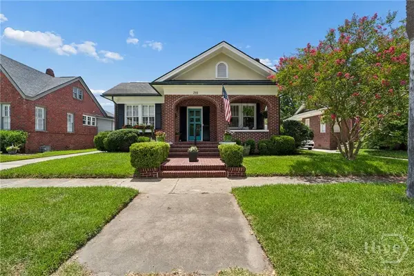 315 E 54th ST, Savannah, GA 31405