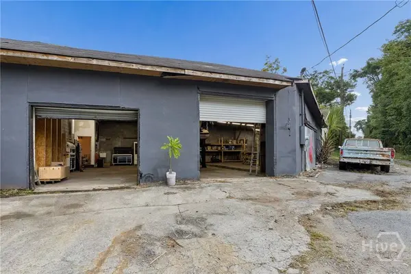 2210 Ogeechee RD, Savannah, GA 31415