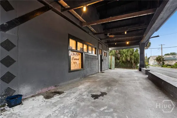 2210 Ogeechee RD, Savannah, GA 31415