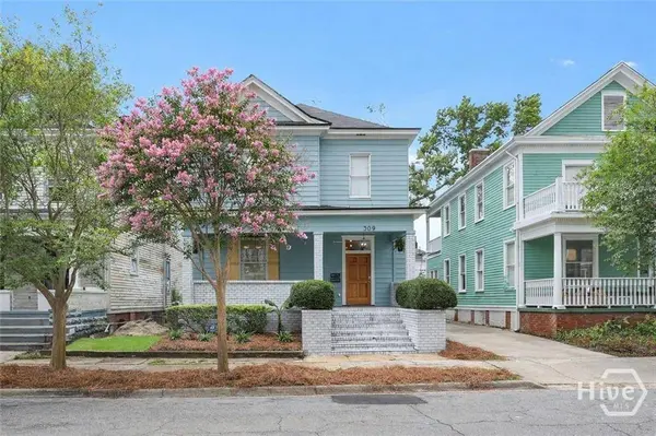 309 W 33rd ST