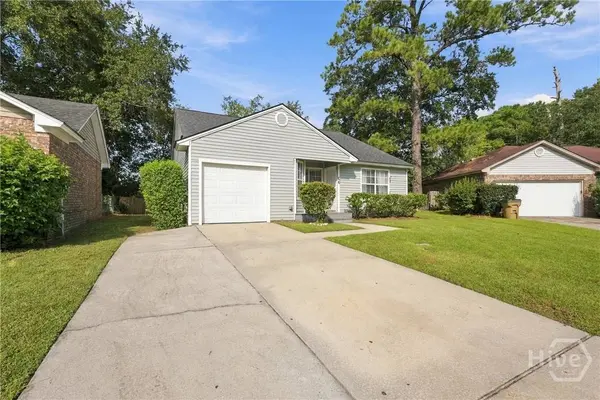 137 Crossover LN, Savannah, GA 31410