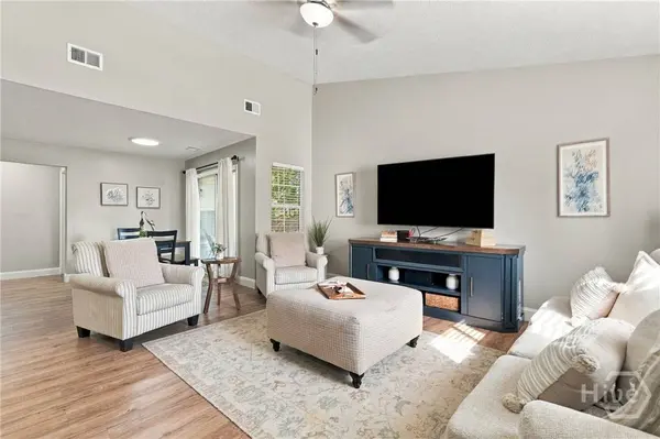 137 Crossover LN, Savannah, GA 31410