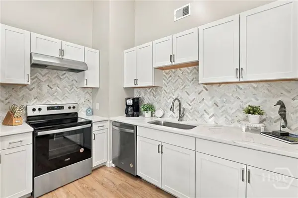 137 Crossover LN, Savannah, GA 31410