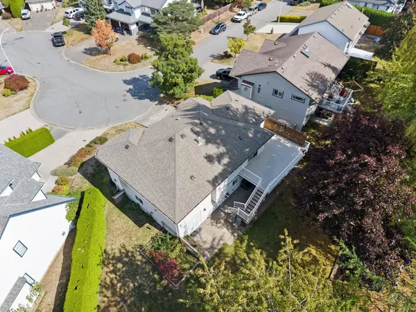 15866 91 AVE, Surrey, BC V4N 2X4