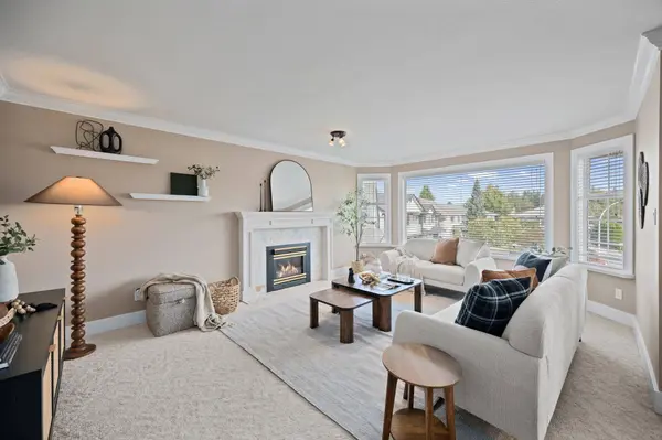 15866 91 AVE, Surrey, BC V4N 2X4