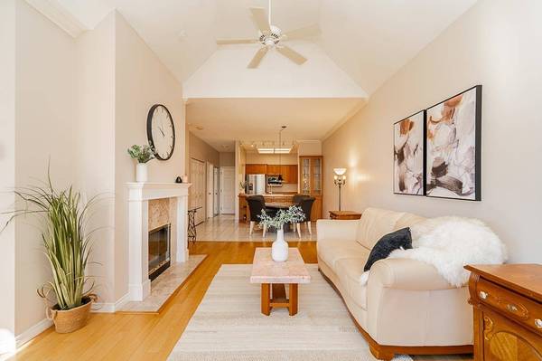 25 Richmond ST #201, New Westminster, BC V3L 5P9