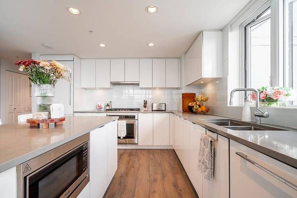 2388 Madison AVE #1601, Burnaby, BC V5C 0K8