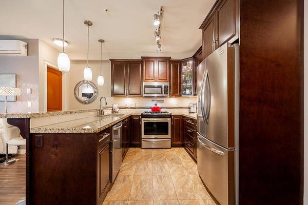 8218 207a ST #B323, Langley, BC V2Y 0Y1