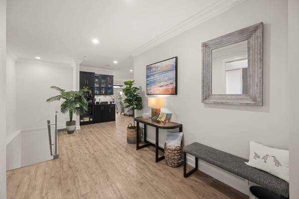 15441 Buena Vista AVE, White Rock, BC V4B 1Y9