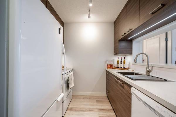 5288 Melbourne ST #1710, Vancouver, BC V5R 6E6