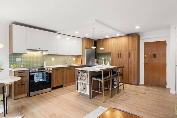 1445 Marpole AVE #320, Vancouver, BC V6H 1S5