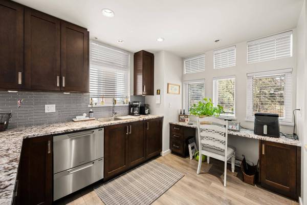 2242 Whatcom RD #217, Abbotsford, BC V3G 0G3